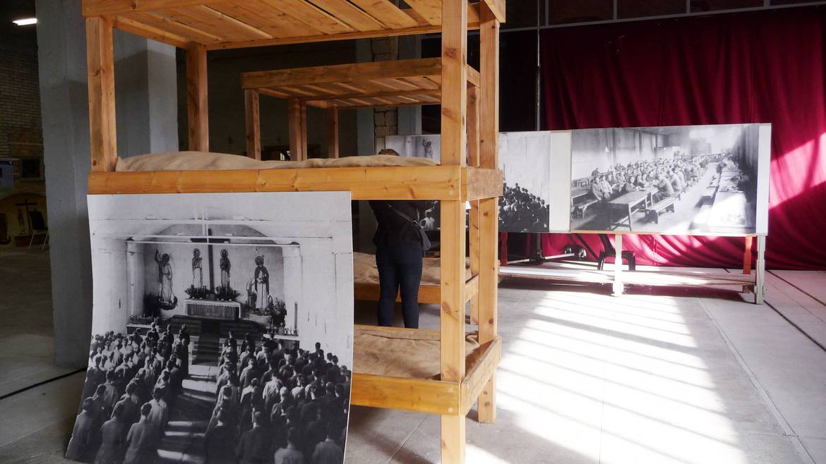 Visite d'un camp de prisonniers (Séminaire des Barbelés)